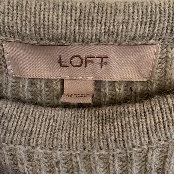 High-Low Hem Sweater - Picture 3 of 5